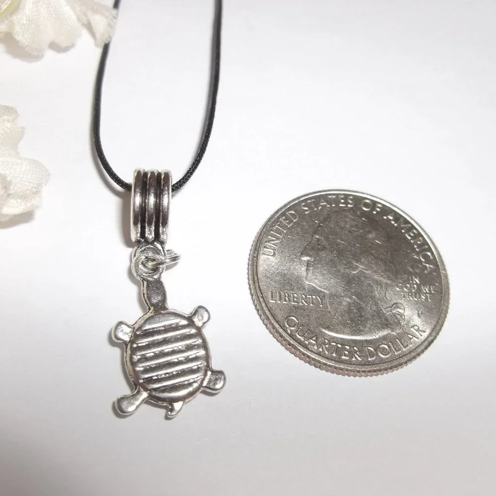 Silver Sea Turtle Necklace Minimalist Style Beach Vacation Theme Jewelry 7060